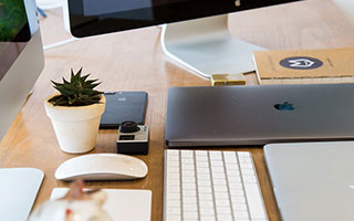 新球体育app-湖人主场狂输36分，球迷：这阵容连2K都认不全