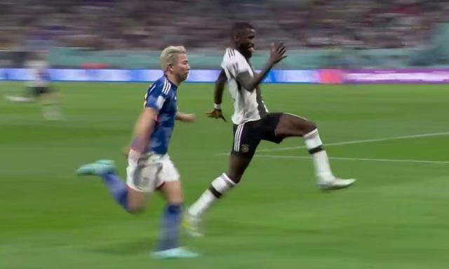 新球体育app-名宿批“吕迪格跑”：没规矩且自大，不尊重对手