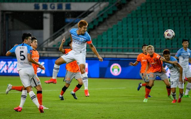 新球体育app-范加斯特故技重施阻击深足连胜 积分榜占有利位置